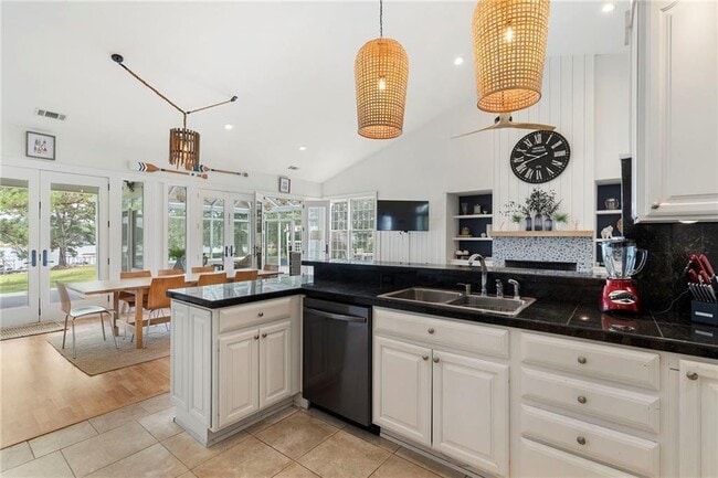 Building Photo - 61 View Point Dr