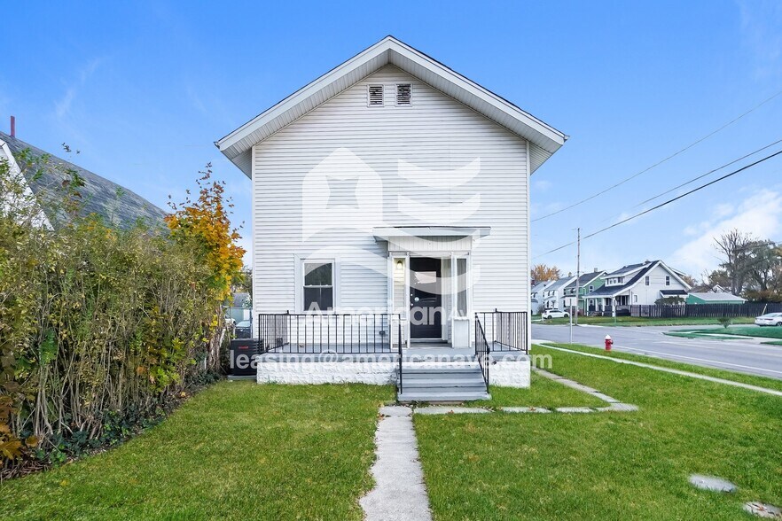 Building Photo - 1001 W 20th St