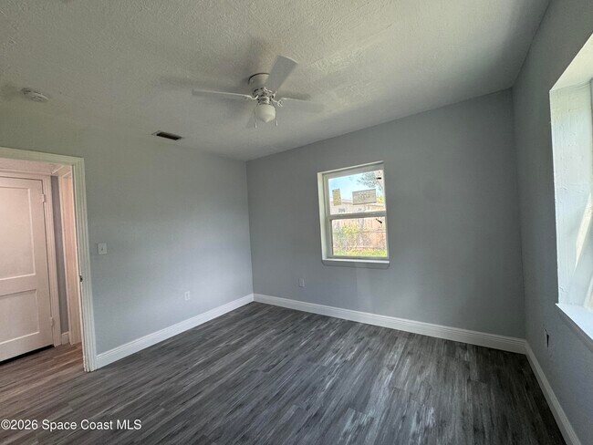 Building Photo - 508 Carolina Ave