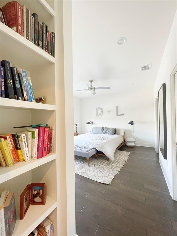 Building Photo - 2101 Montopolis Dr