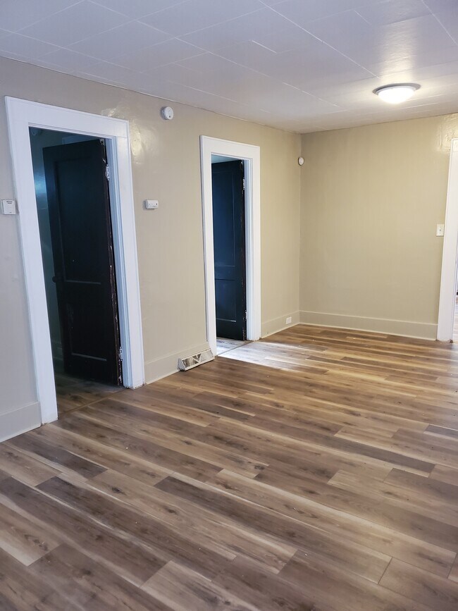 Building Photo - 110 Grove St