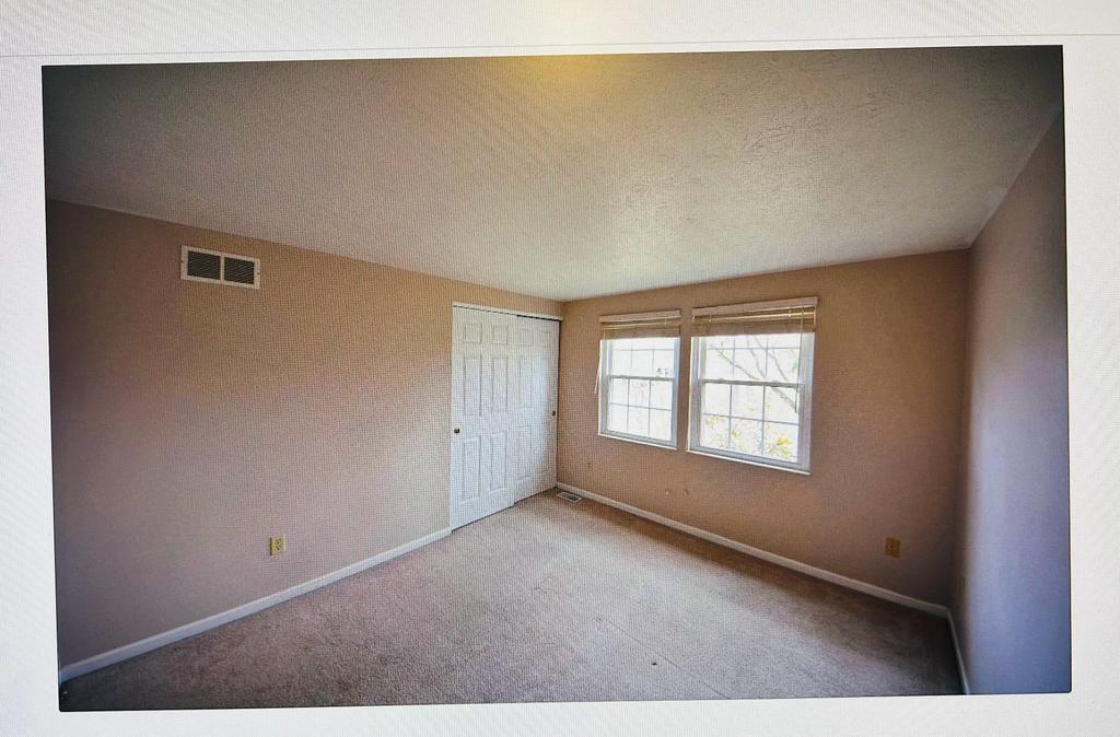 Building Photo - 8051 Hetz Dr