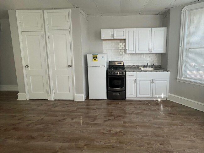 Building Photo - 1230 W Allegheny Ave