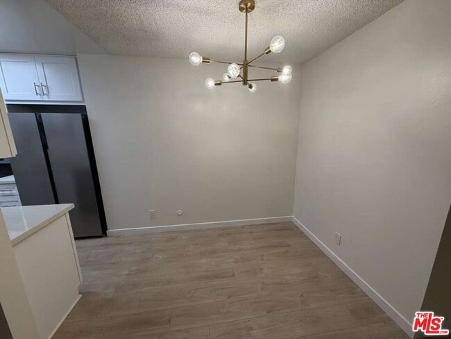 Building Photo - 848 S Holt Ave