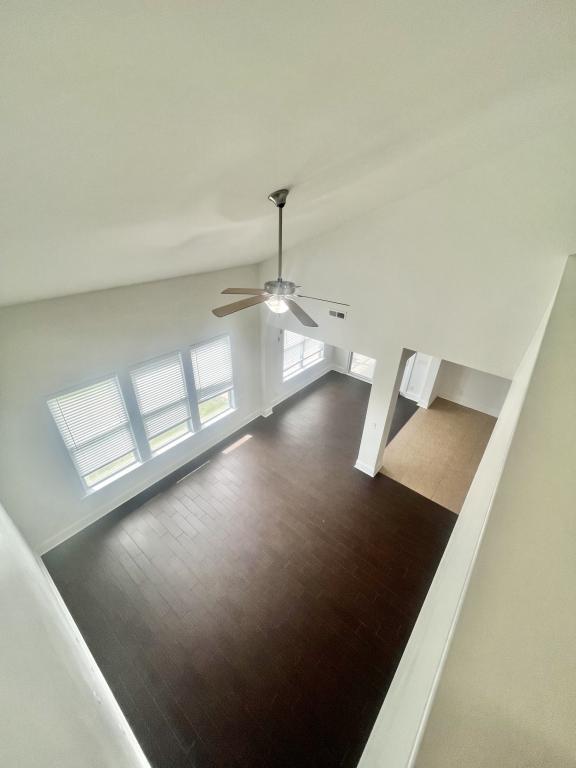 Building Photo - 425 Tiburon Dr