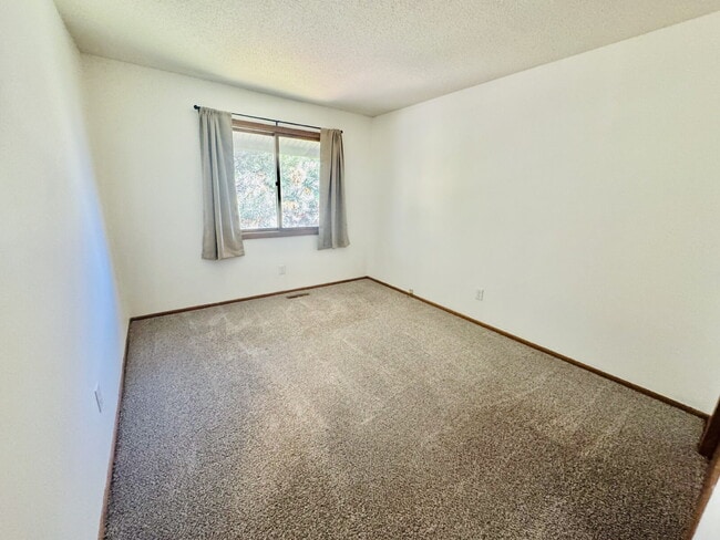 Building Photo - 14600 Hampshire Pl