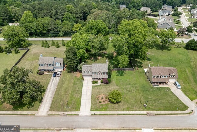 Building Photo - 323 Deer Run Dr