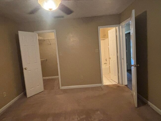 Building Photo - 447 Richview Park Cir W