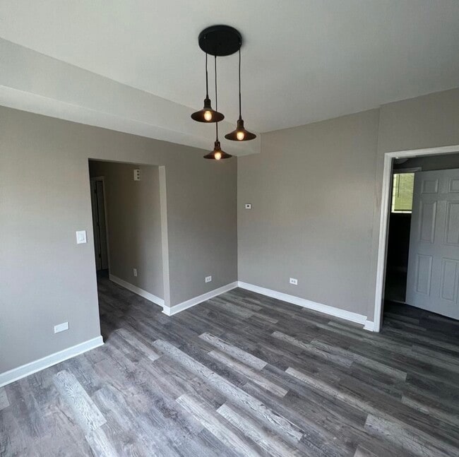 Building Photo - 7053 S Eberhart Ave
