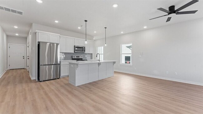 Building Photo - 1702 Cuppett Cir