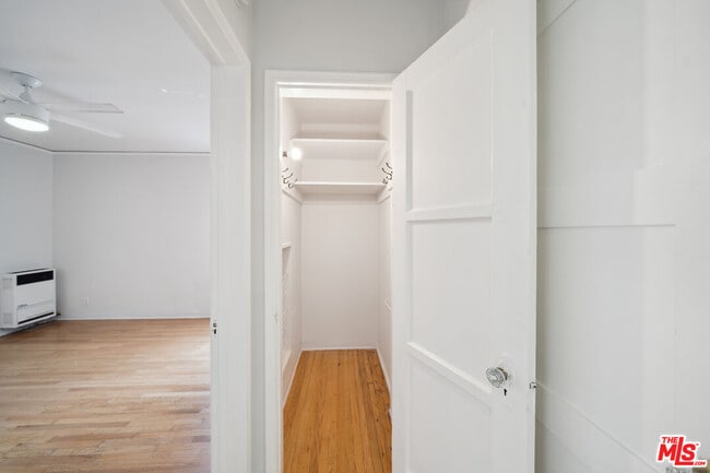 Building Photo - 1408 N Mansfield Ave