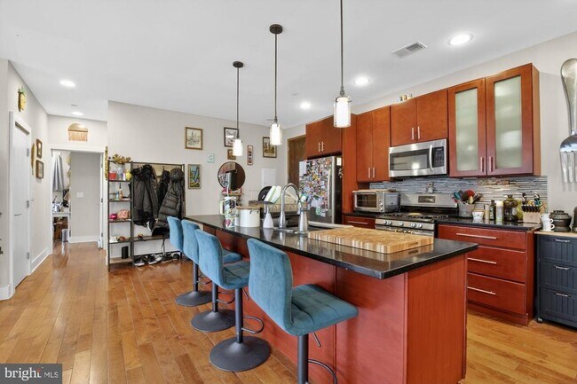 Building Photo - 1535 N Philip St