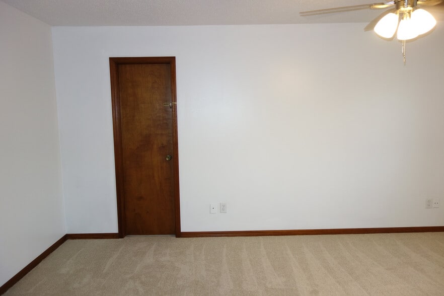 Third Bedroom - 7116 S Indianapolis Ave