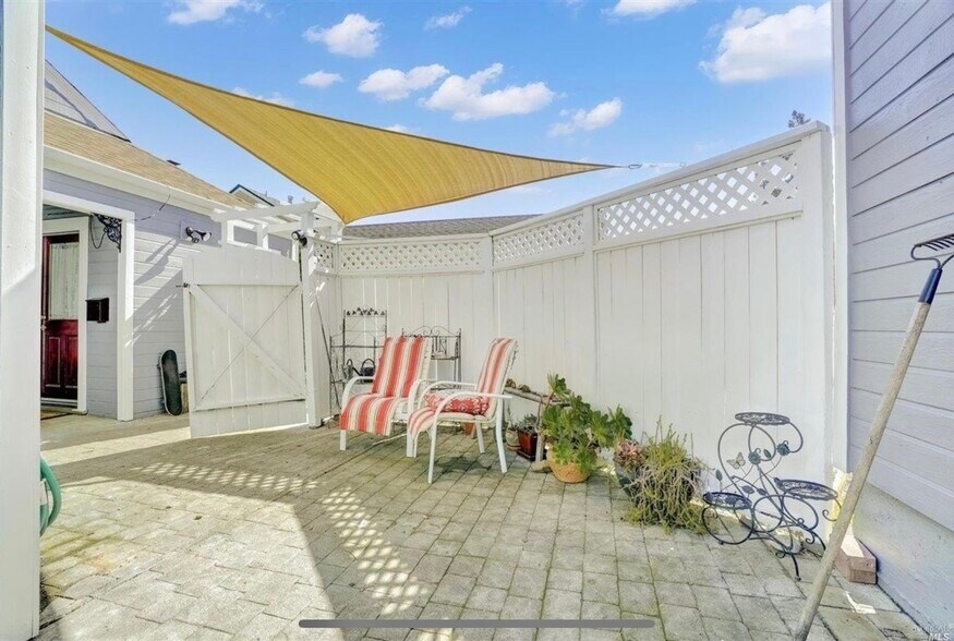 Building Photo - 920 Gravenstein Ave