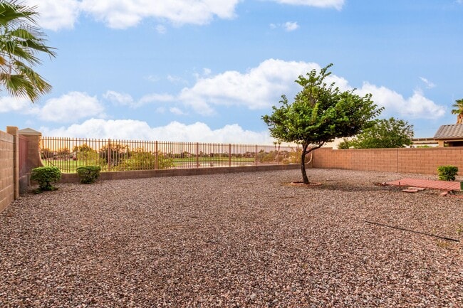 Building Photo - Gorgeous Golf Course Views in Gilbert, AZ!