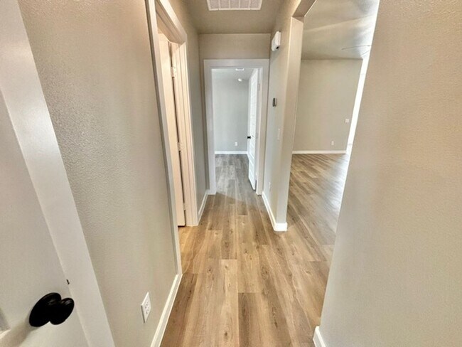 Building Photo - 3 bed 2 bath New Construction Home Available Now