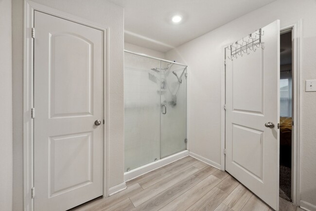 Building Photo - 1417 Sunkiss Dr