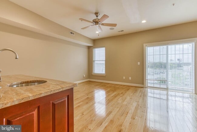 Building Photo - 1320 Race St