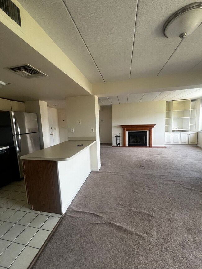 Building Photo - Renovated Allston 2 Bed/2 Bath Condo on Brainerd Rd.  Garage Parking Inc, Pool.  Available June 1st