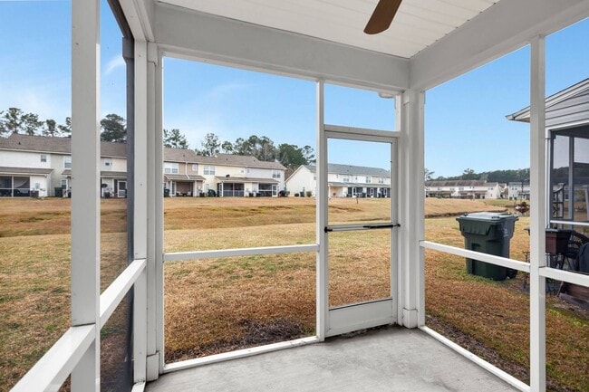 Building Photo - Lakeview Commons