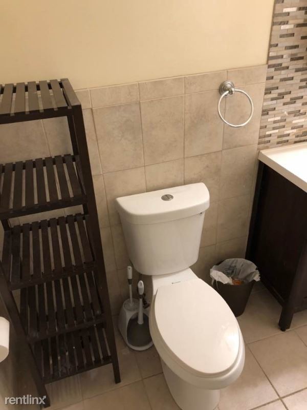 Building Photo - 583 Howard Ave