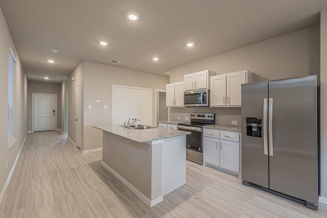 Building Photo - 3113 Pecan Farm Ln