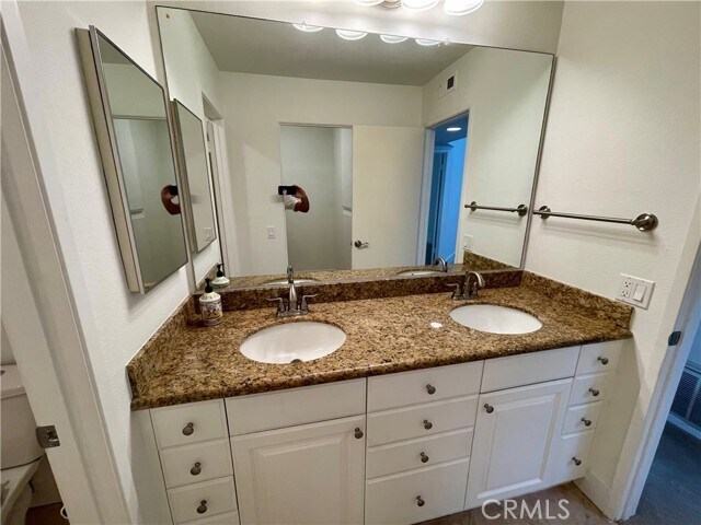 Building Photo - 28082 Palmetto Ct