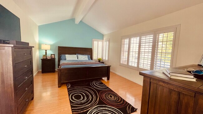 Master Bedroom - 2501 Avenita Alpera