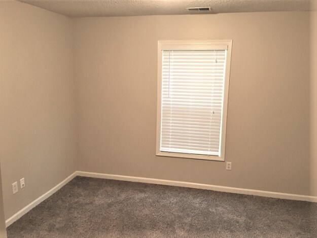 Building Photo - 112 Knightsbridge Rd