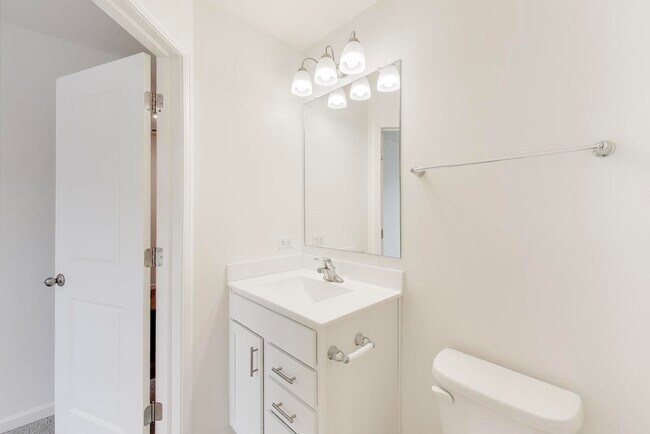 Building Photo - 2251 Venture Dr