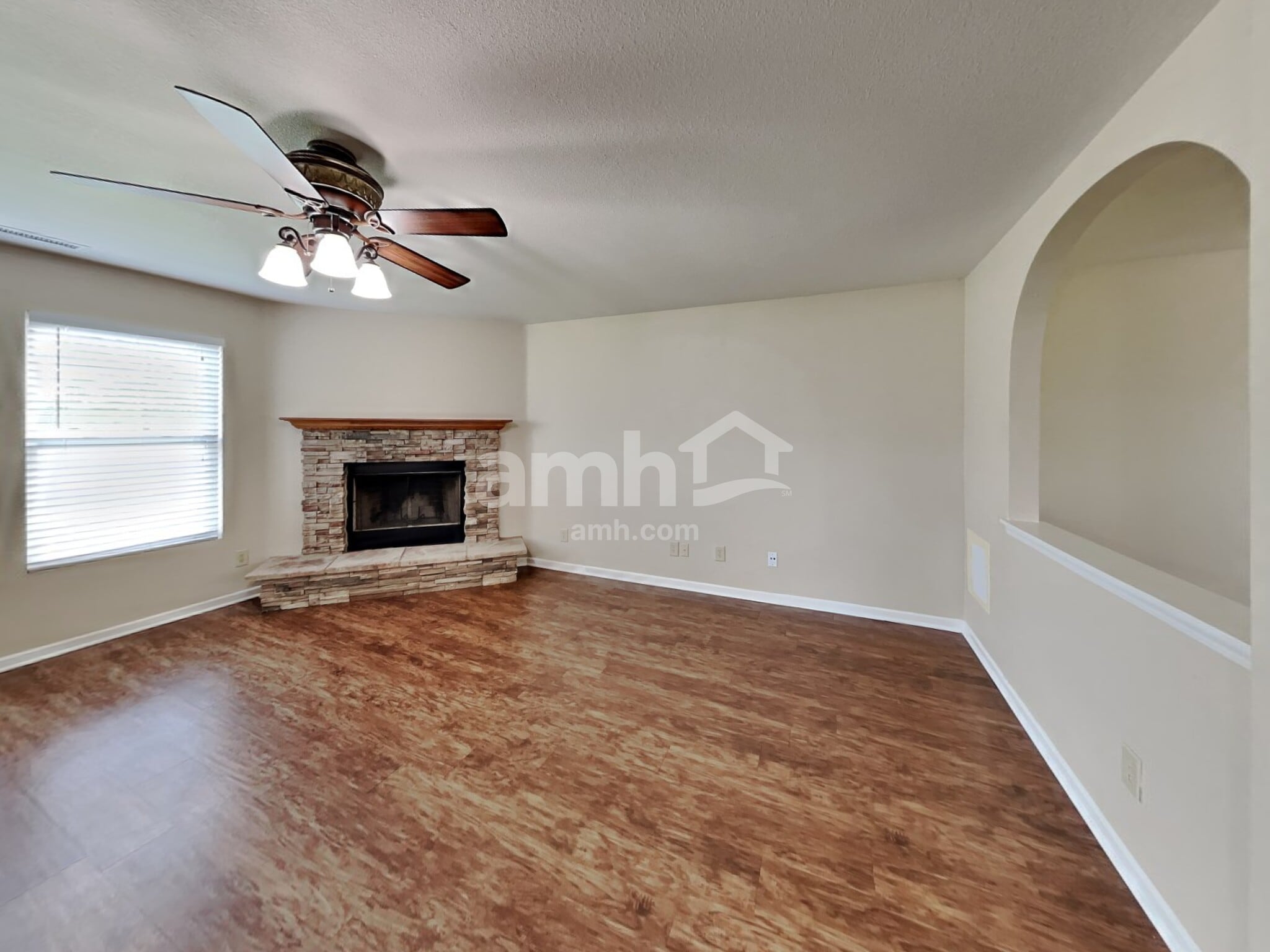 Building Photo - 8465 Wanda Lake Dr