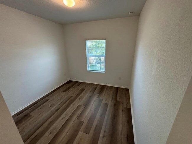 Building Photo - 3601 Batson Dr
