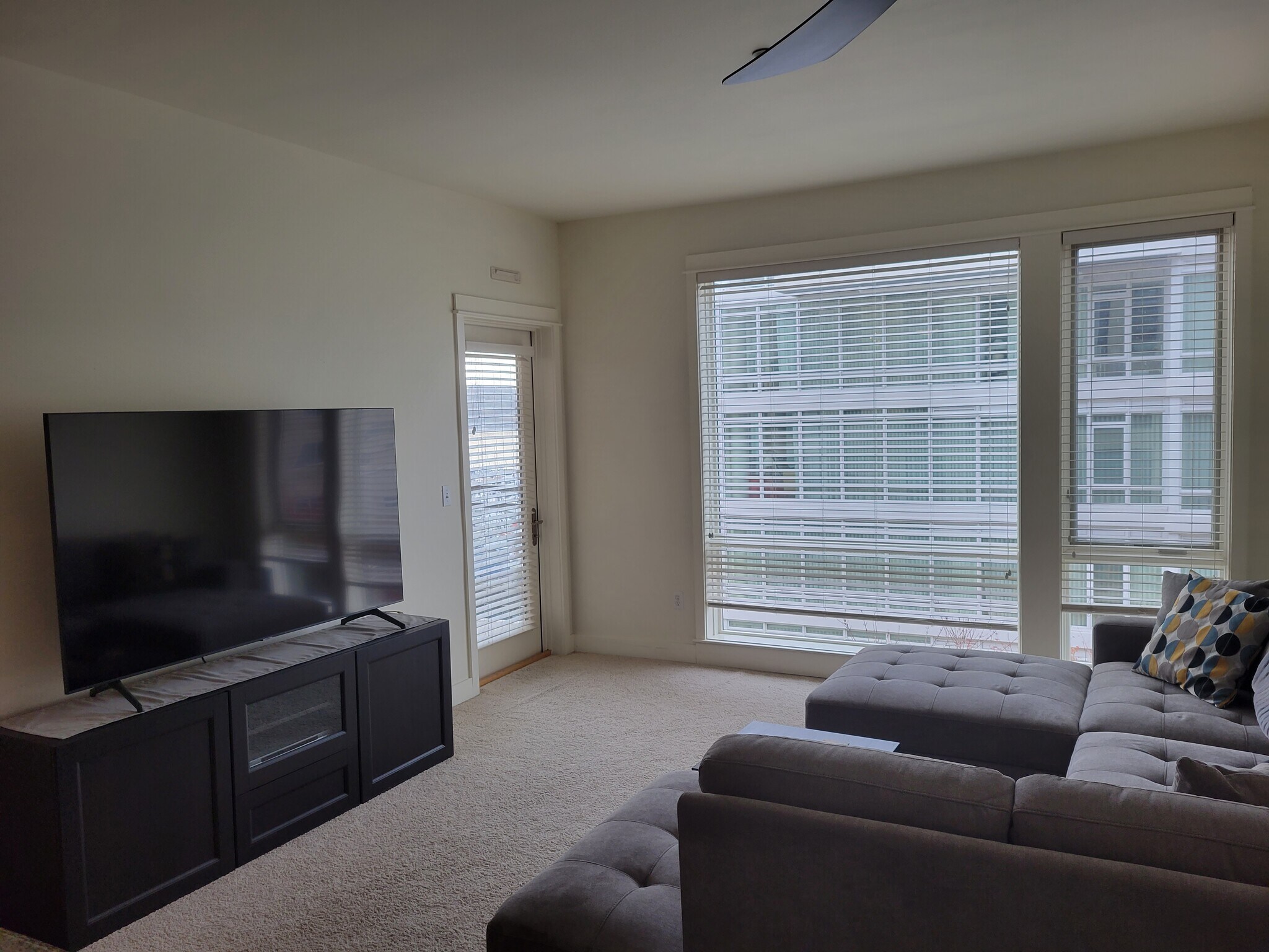 Building Photo - 400 Washington Ave