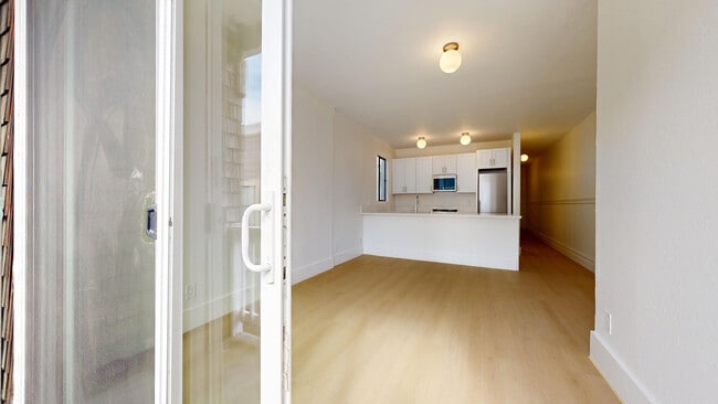 Building Photo - 1659 Grant Ave