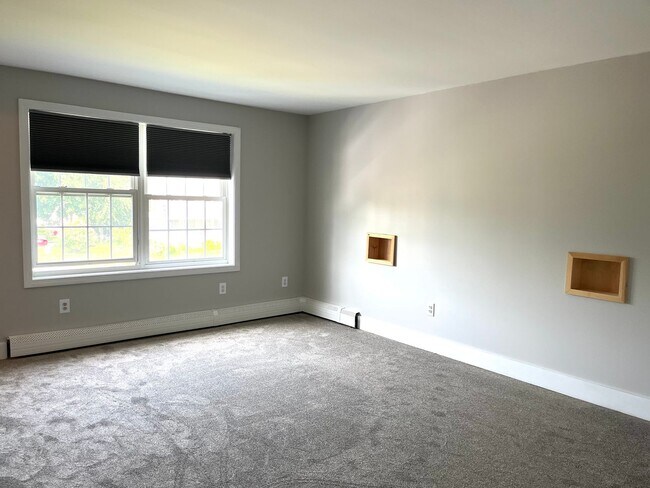 Building Photo - Rare Find Single Family Home in South Port...