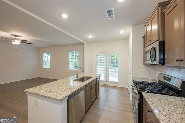 Building Photo - 182 Parkwood Dr