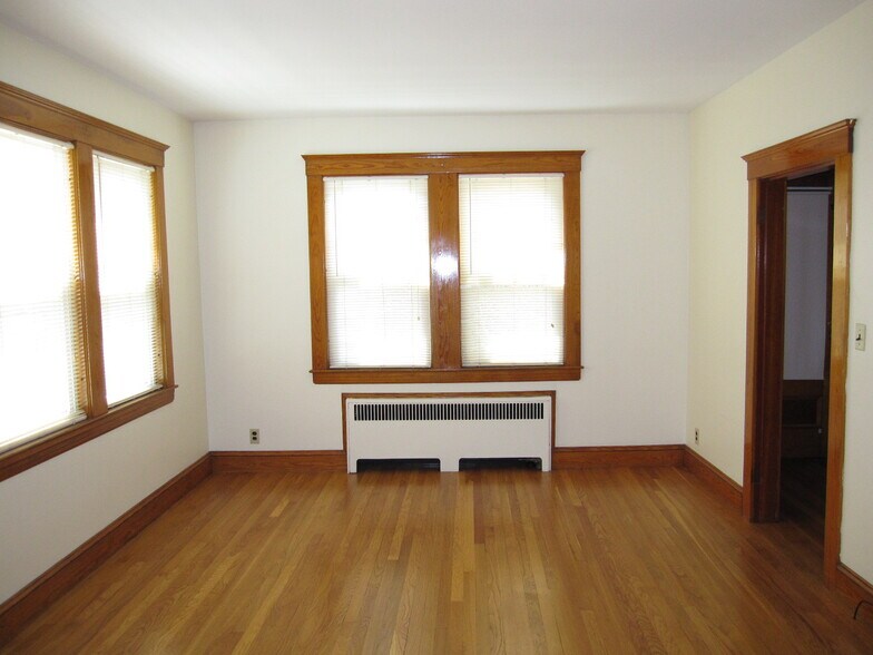 Building Photo - 29 Underwood Ave