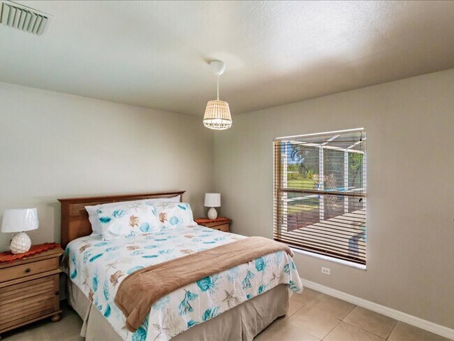 Building Photo - 415 SW 29th Pl