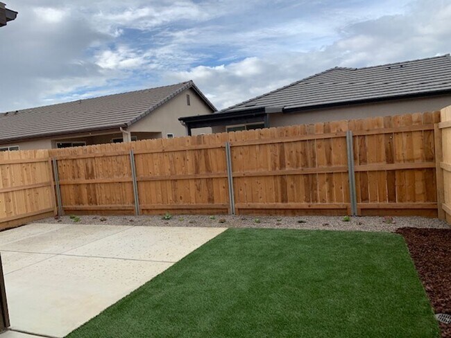 Building Photo - 4613 W Flagstaff Ave