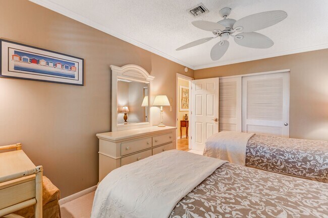 Building Photo - ** PARK SHORE ** 2 BED / 2 BATH - CONDO - ...
