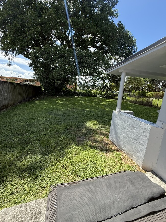 Building Photo - 7142 SW 22nd St