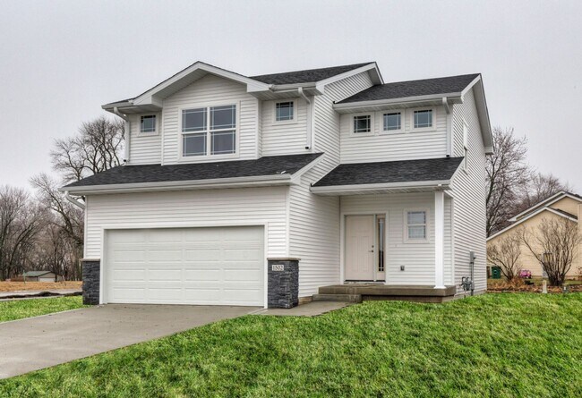 Primary Photo - 4 bed / 2.5 Bath in Altoona