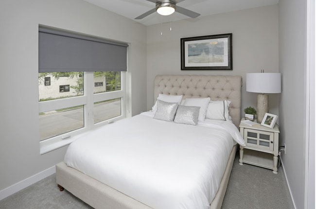 Building Photo - ONE MONTH FREE ON 12 MONTH LEASE!