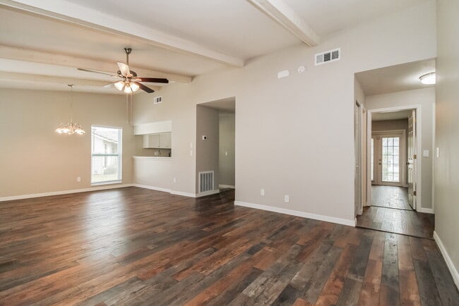 Building Photo - 783 Evert Ct