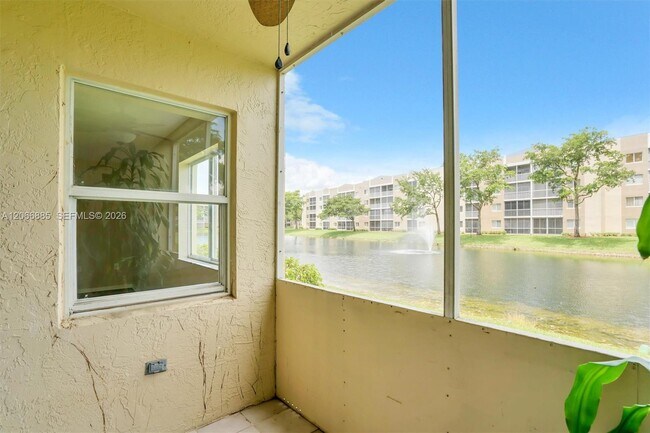 Building Photo - 9537 Weldon Cir