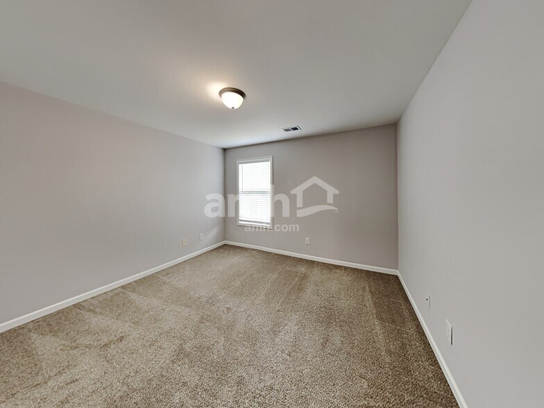 Building Photo - 3613 Walking Stick Way NE