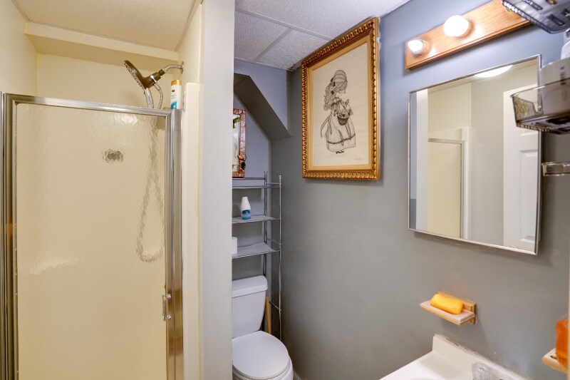 Building Photo - 429 W Lawrence St