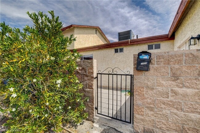 Building Photo - 3928 Torsby Pl
