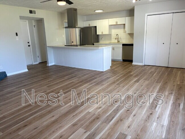 Building Photo - 7212 Reedy Creek Dr