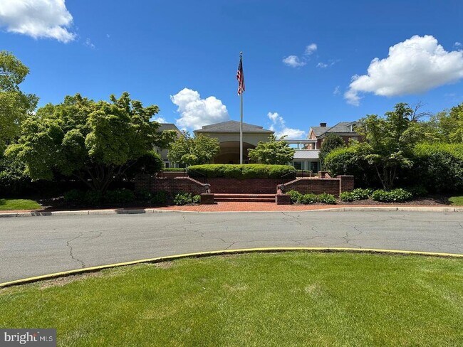 Building Photo - 43395 Briar Creek Terrace